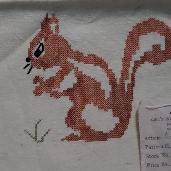 Vintage Tray Cloth Embroidery Chipmucks&Mushroom with fringe 13in.Hx19in.W. - Picture 3 of 6